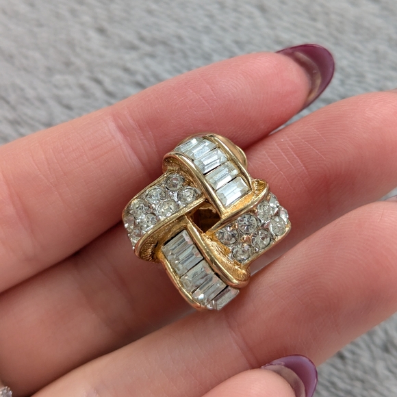 Vintage Nordstrom clip on earrings - Picture 10 of 13